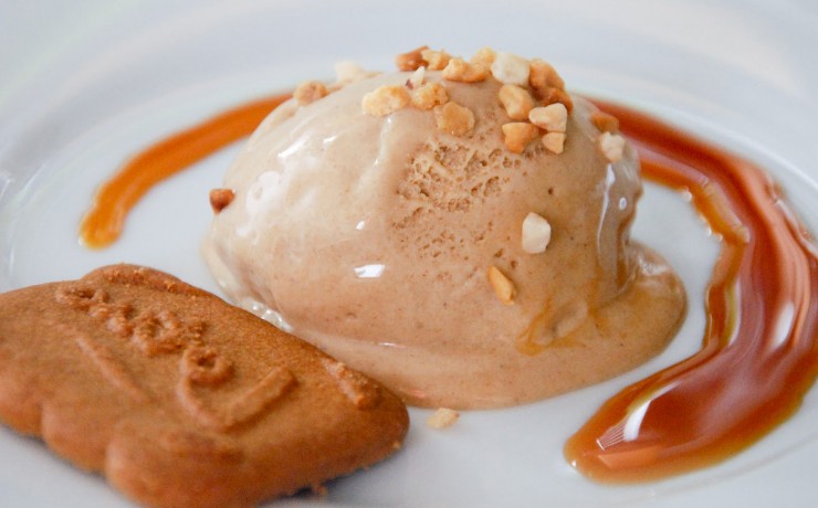 Réaliser une crème glacée maison gingembre et spéculoos